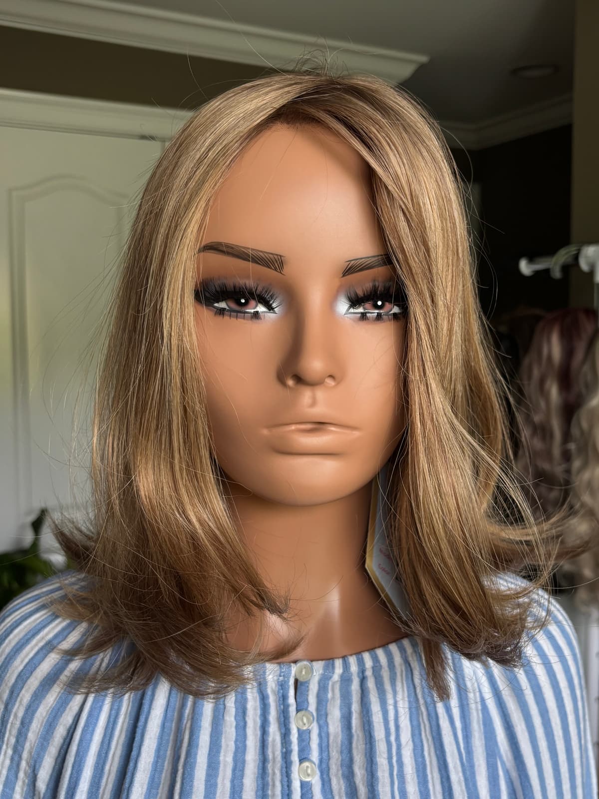 Free Shipping--100% Hand-Tied Human Hair--Gwyneth S18 / Honey Caramel--Superior Hair Pieces / Like New / Tried on / not worn or washed/ has slight makeup on front of lace. Excellent condition.