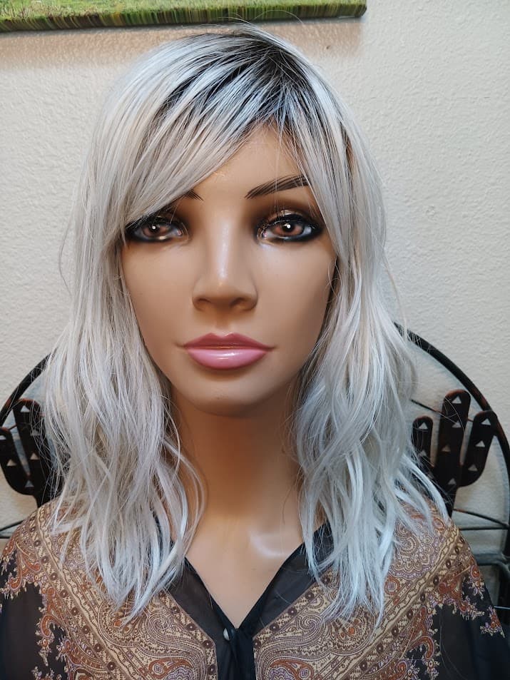Estetica Frankie Wig in Silversunrt8